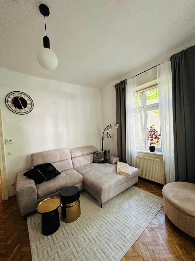 Apartment 5 Min Schoenbrunn Gloriette, Direct To City Center, Free Parking Viena Exterior foto