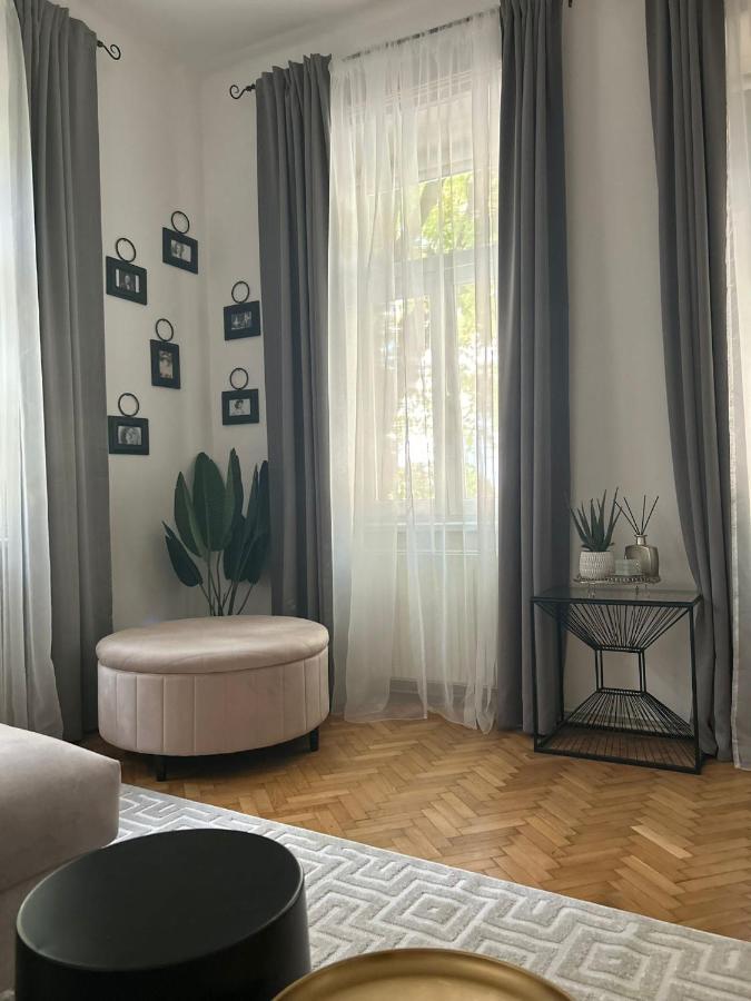 Apartment 5 Min Schoenbrunn Gloriette, Direct To City Center, Free Parking Viena Exterior foto