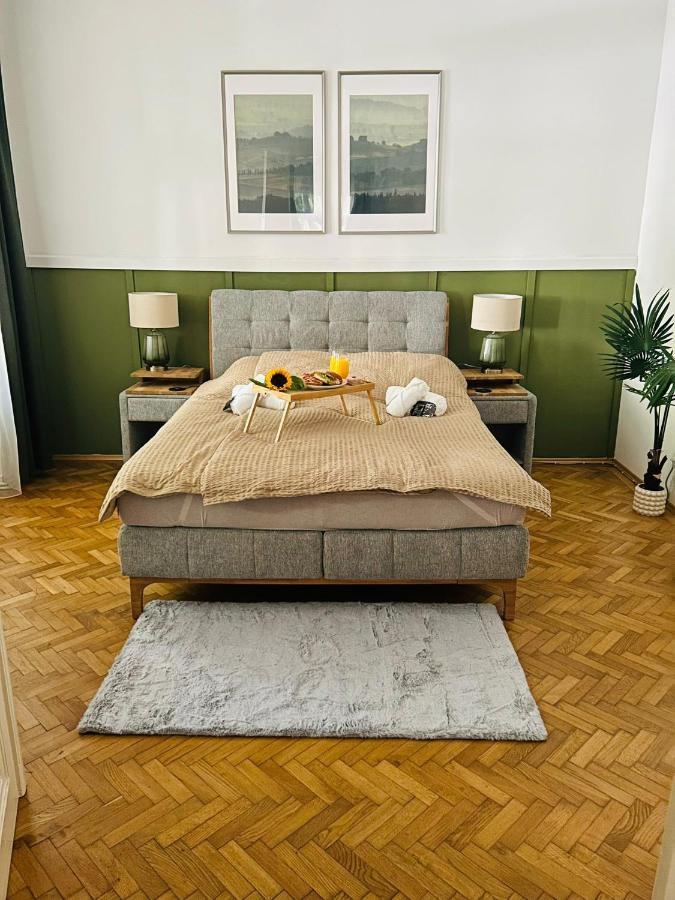 Apartment 5 Min Schoenbrunn Gloriette, Direct To City Center, Free Parking Viena Exterior foto